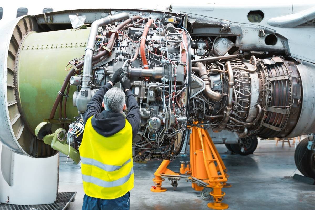 School of Missionary Aviation Technology